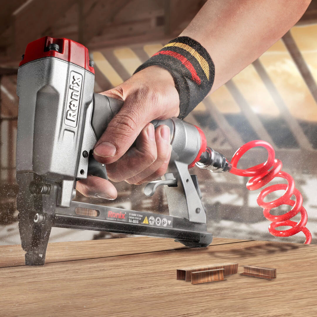 منگنه کوب بادی